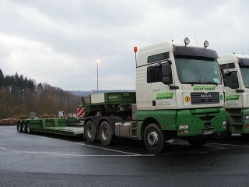 MAN-TGA-26480-XXL-Vossmann-Holz-030407-01
