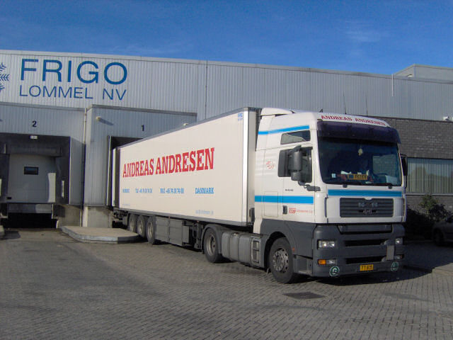 MAN-TGA-XXL-Andresen-Rouwet-111106-01.jpg - Patrick Rouwet