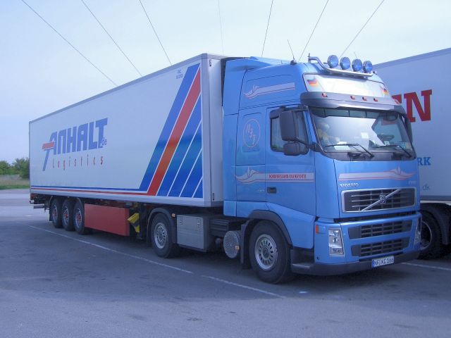 Volvo-FH12-420-Nordfriesland-Anhalt-Stober-300505-01.jpg - Ingo Stober