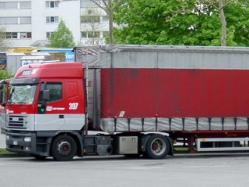 Iveco-EuroStar-Arcese-Hefele-290504-I