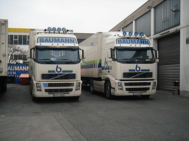 Volvo-FH12-Baumann-Strauch-110106-02.jpg - S. Strauch