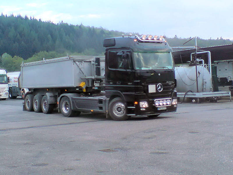 MB-Actros-MP2-1851-Becker-Ruban-190210-01.jpg - Peter Ruban