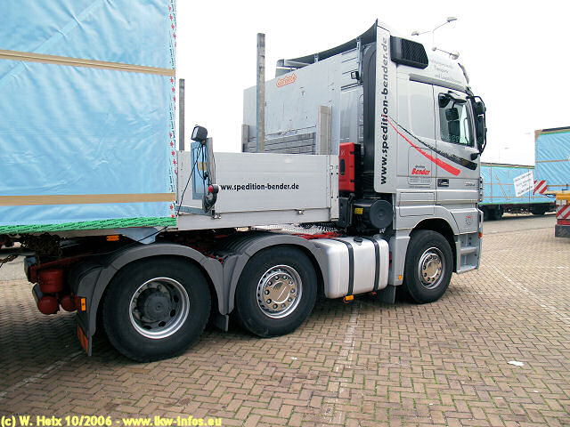 MB-Actros-2554-MP2-Bender-121006-02.jpg