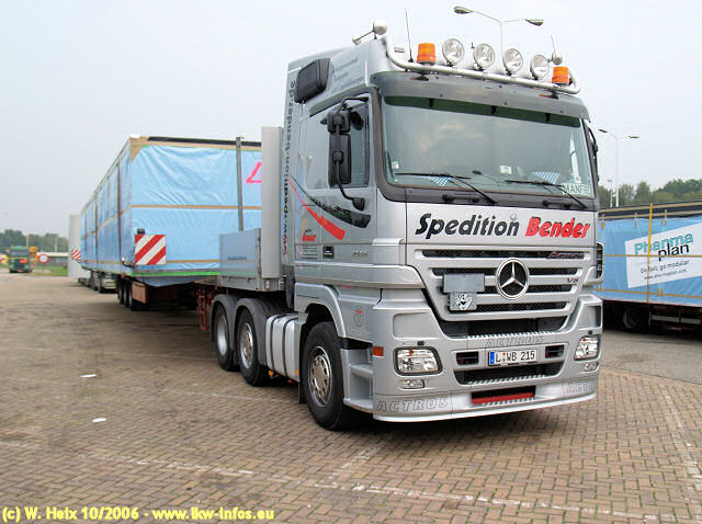 MB-Actros-2554-MP2-Bender-121006-05.jpg