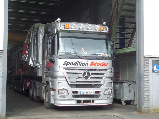 MB-Actros-2658-MP2-Bender-deKoning-080605-01.jpg - Bert de Koning