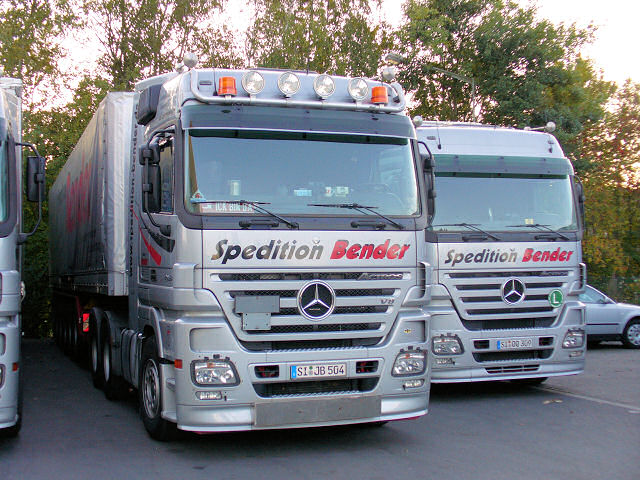 MB-Actros-MP2-2558-Bender-Nevelsteen-221006-01.jpg - Patrick Nevelsteen