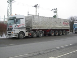 MB-Actros-2553-Bender-Vaclavik-120305-04