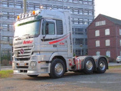 MB-Actros-MP2-2644-Bender-Skolaut-190207-01