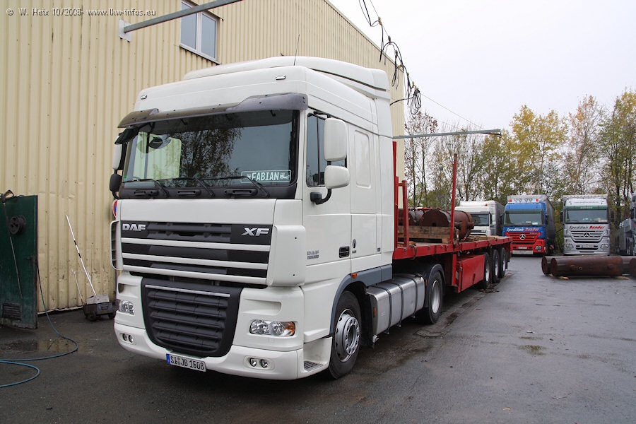 DAF-XF-105460-Bender-261008-03.jpg