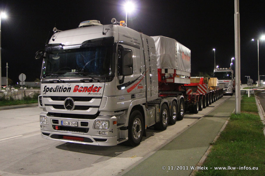 MB-Actros-3-4160-SLT-Bender-031111-01.jpg