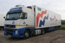 Volvo-FH12-460-Bergwerff-Holz-120810-01