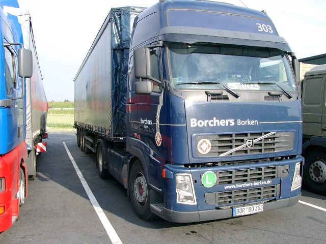 Volvo-FH12-Borchers-Willann-220605-02.jpg - Michael Willann