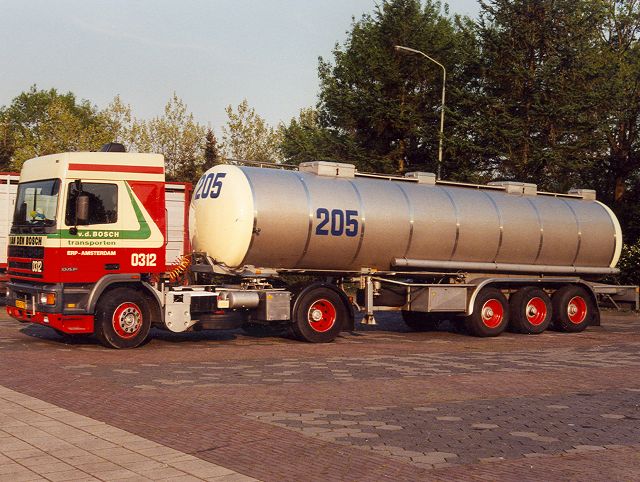 DAF-95-vdBosch-RElskamp-031205-01.jpg