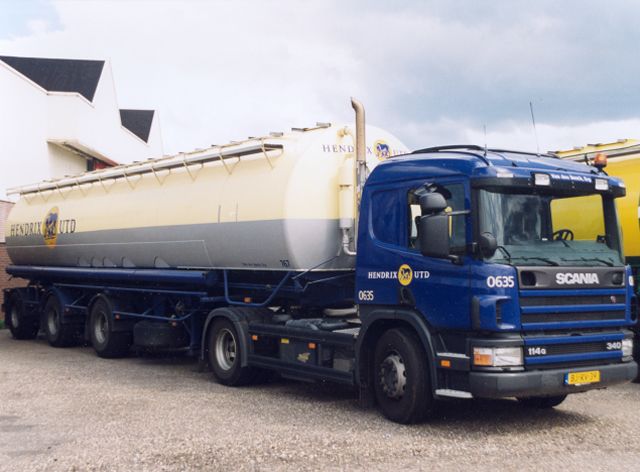Scania-114-G-340-vdBosch-blau-RElskamp-290505-01.jpg