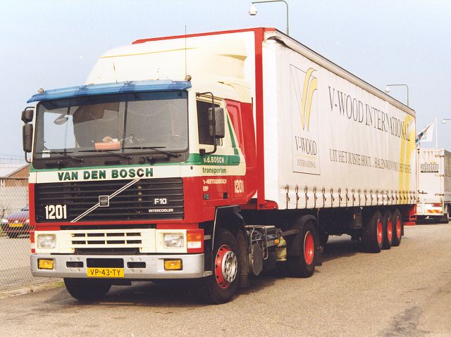 Volvo-F10-vdBosch-RElskamp-290505-02.jpg