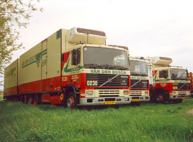 Volvo-F12-vdBosch-PElskamp-290505-02.jpg