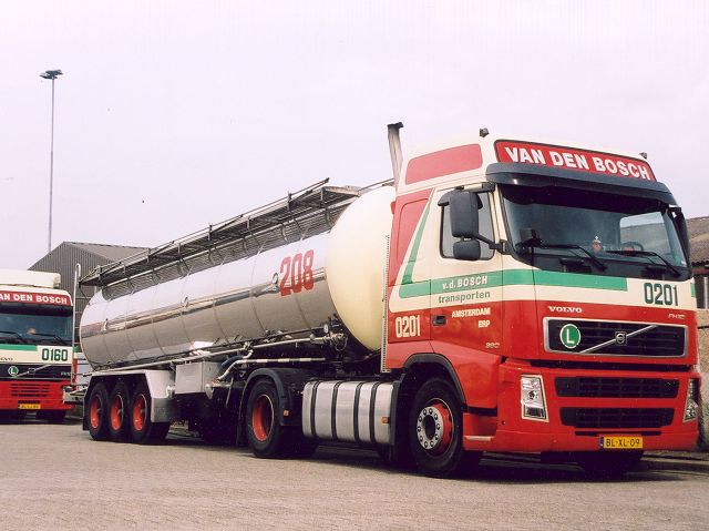 Volvo-FH12-380-vdBosch-RElskamp-290505-02.jpg