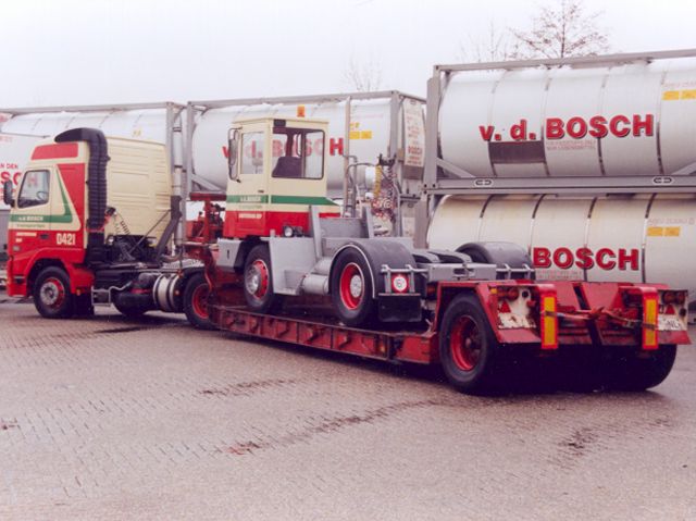 Volvo-FH12-380-vdbosch-PElskamp-290505-01.jpg