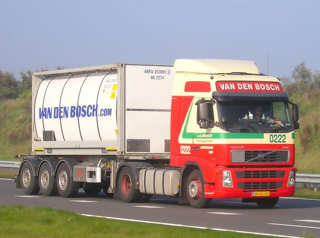Volvo-FH12-vdBosch-Elskamp-120406-01.jpg