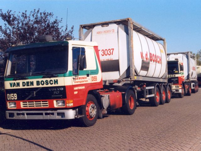 Volvo-FL7-vdBosch-RElskamp-290505-01.jpg