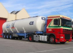 DAF-95-XF-380-vdBosch-Elskamp-071105-01
