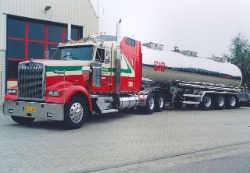 Kenworth-vdBosch-Elskamp-030502-01