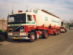 Volvo-F10-vdBosch-PElskamp-290505-03