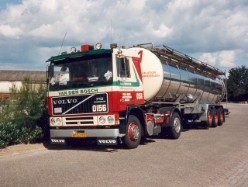 Volvo-F10-vdBosch-PElskamp-290505-04
