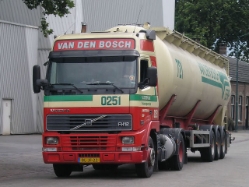 Volvo-FH12-380-vdBosch-Elskamp-101106-01