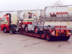 Volvo-FH12-380-vdbosch-PElskamp-290505-01