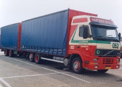 Volvo-FH12-vdBosch-RElskamp-290505-01