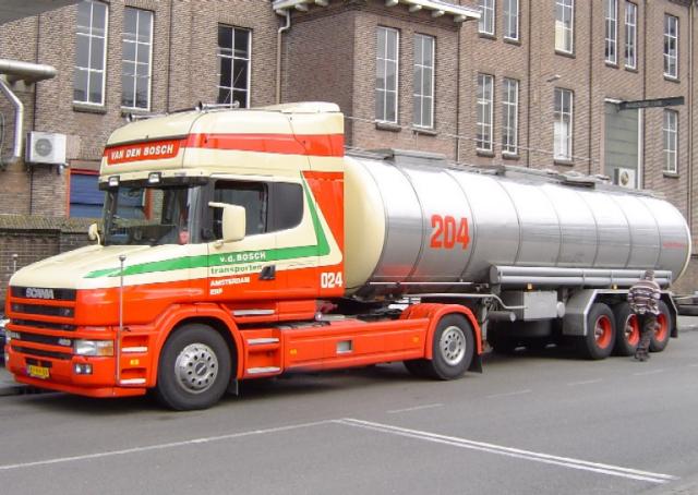 Scania-124-L-420-Hauber-vdBosch-Dijkstra-120504-1.jpg - W. Dijkstra