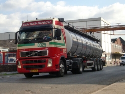 Volvo-FH-400-vdBosch-DS-070110-01