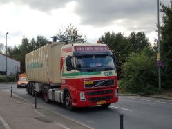 Volvo-FH12-420-vdBosch-DS-070110-01