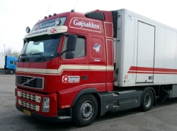 Volvo-FH12-Continent-Willann-040504-3