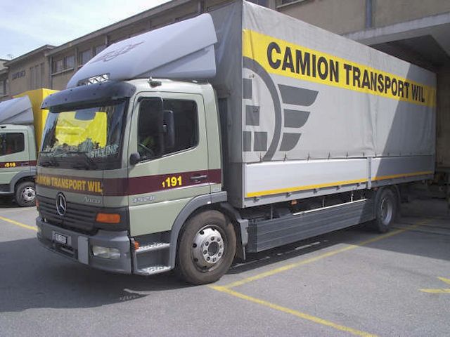MB-Atego-1528-CTW-Junco-261105-02.jpg