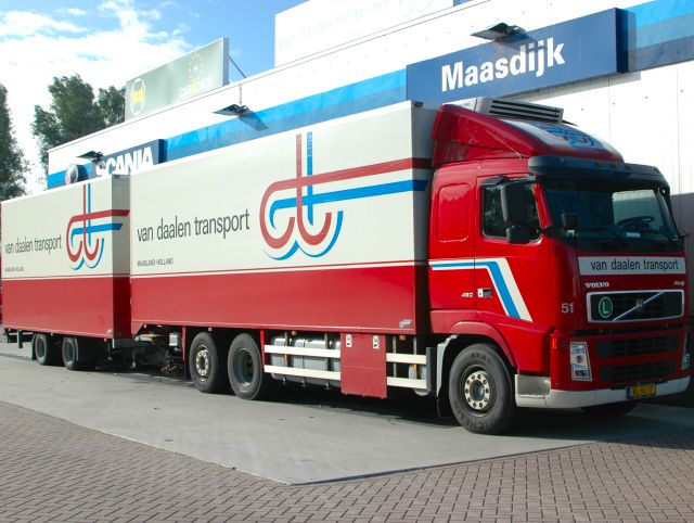 Volvo-FH12-460-vanDaalen-Schiffner-250306-01-NL.jpg - Carsten Schiffner