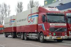 Volvo-FH12-420-vDaalen-vMelzen-050409-01