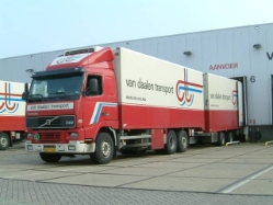 Volvo-FH12-420-vDaalen-vMelzen-270305-07
