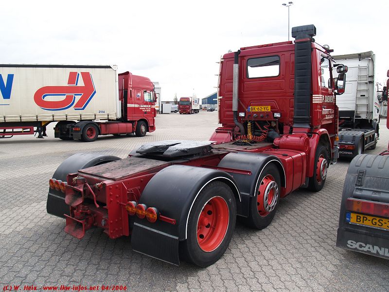 Scania-112-M-Daemen-080406-03.jpg