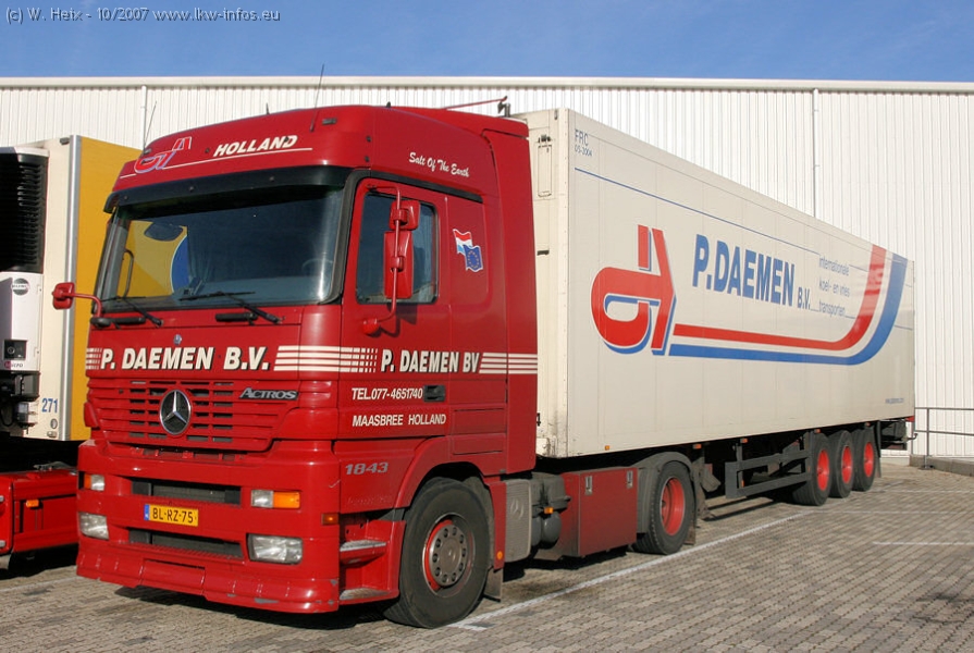 MB-Actros-1843-Daemen-201007-02.jpg