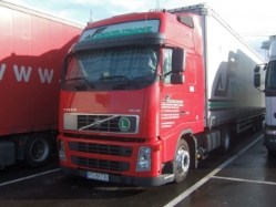 Volvo-FH12-460-Deltatrans-Fustinoni-180506-01