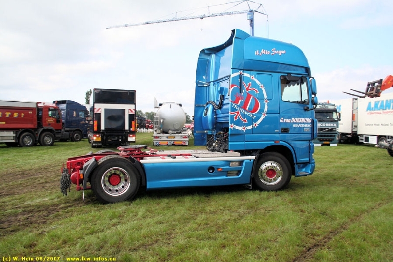 DAF-XF-105460-van-Doesburg-110807-03.jpg