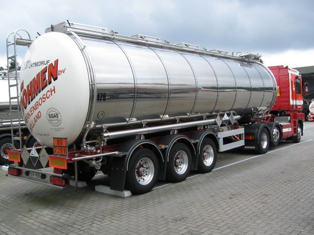 Renault-Magnum-Dohmen-Bocken-250705-02.jpg - Simon Bocken