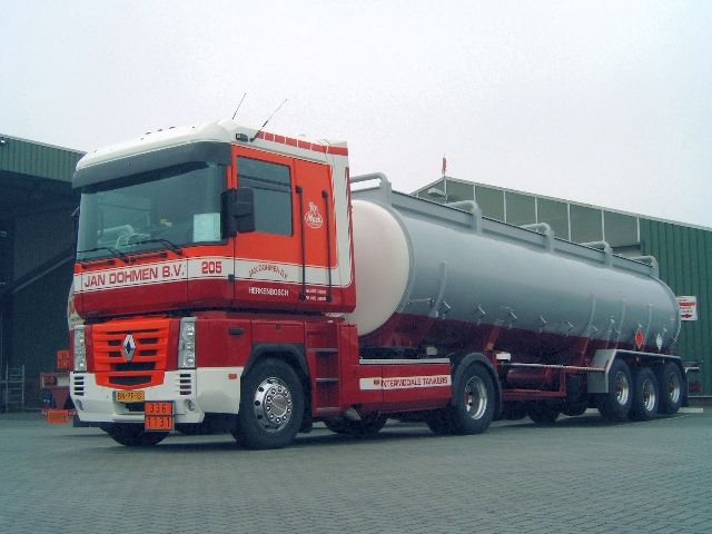 Renault-Magnum-Dohmen-Levels-011105-01.jpg - Luuk Levels