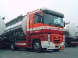 Renault-Magnum-Dohmen-Levels-011105-06