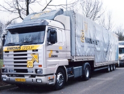 Scania-113-M-380-vanHuet-Emons-RElskamp-031205-01