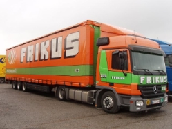 MB-Actros-1841-MP2-Frikus-Holz-110805-01