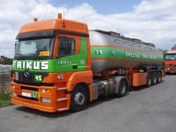 MB-Axor-1840-Frikus-Holz-010604-1-AUT