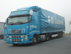Volvo-FH12-Galassini-Holz-010108-01